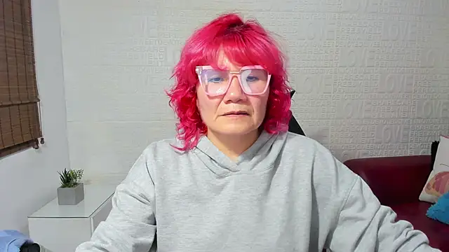 Snapshot of Salomeediaz_ chatting on 03-18-25, 08:26 Salomeediaz online show from 03-18-25, 08:26