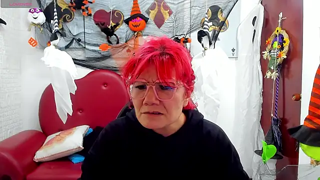 Snapshot of Salomeediaz_ chatting on 10-19-25, 01:03 Salomeediaz online show from 10-19-25, 01:03