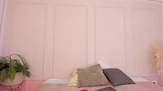 Mariapettit online show from 03-14-26, 01:06