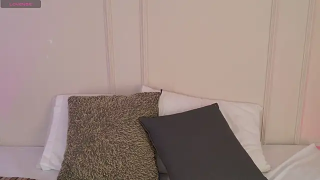 Snapshot of Mariapettit chatting on 10-09-25, 11:11 Mariapettit online show from 10-09-25, 11:11