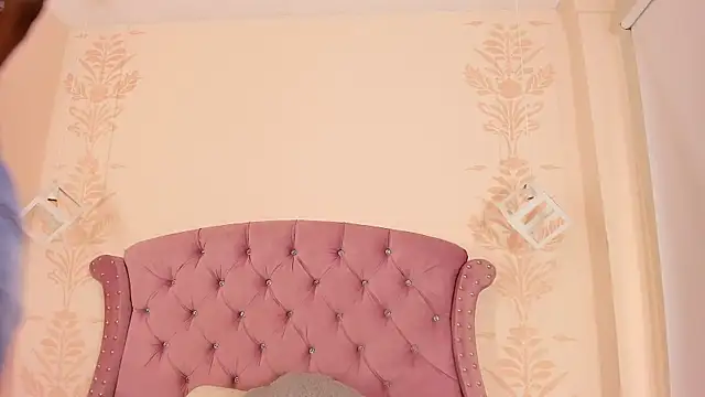 DaphneLloyd online show from 09-29-25, 08:03