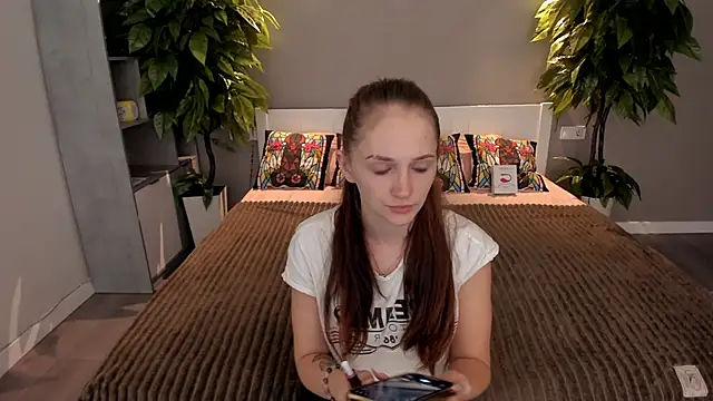 Snapshot of PamelaXX_ chatting on 09-27-25, 08:04 PamelaXX online show from 09-27-25, 08:04