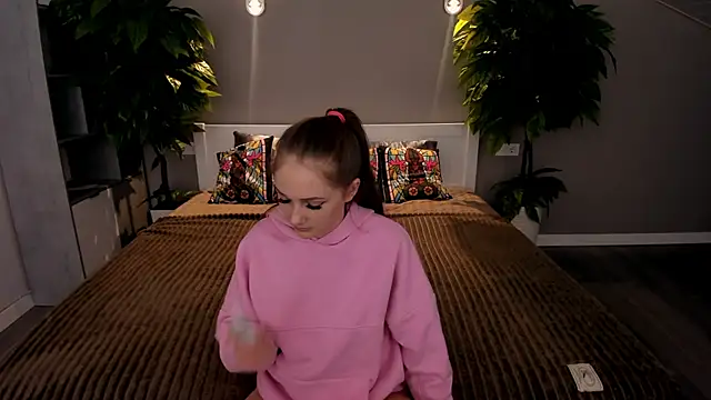 Snapshot of PamelaXX_ chatting on 11-25-25, 09:37 PamelaXX online show from 11-25-25, 09:37