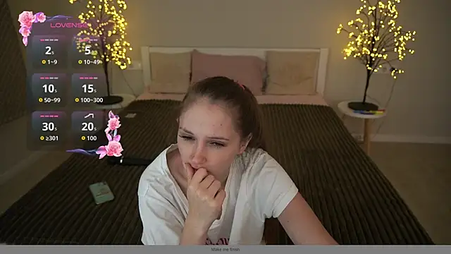 Snapshot of PamelaXX_ chatting on 11-17-25, 09:08 PamelaXX online show from 11-17-25, 09:08