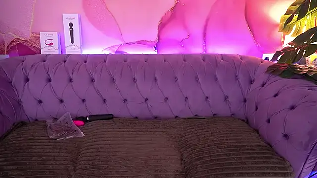 Snapshot of PamelaXX_ chatting on 12-02-25, 09:05 PamelaXX online show from 12-02-25, 09:05