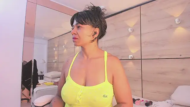 martina touss online show from 10-29-25, 11:42