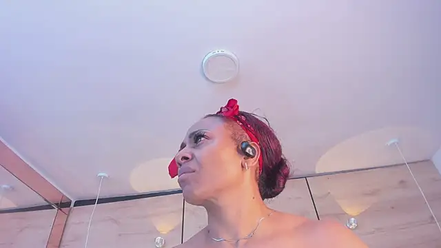 Snapshot of martina_touss chatting on 04-24-26, 01:40 martina touss online show from 04-24-26, 01:40