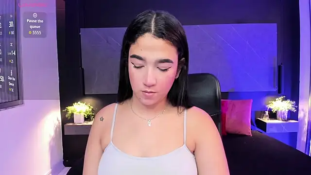 SaraaMills online show from 05-20-26, 03:36