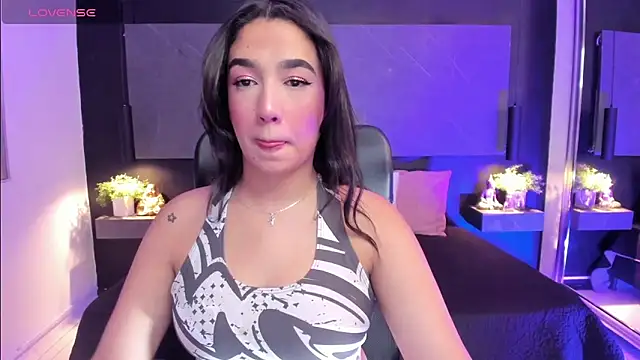 SaraaMills online show from 04-14-26, 03:22