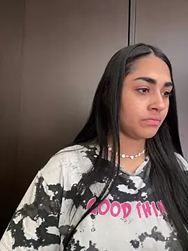 Snapshot of Charlotte_cute18 chatting on 12-13-24, 03:21 Charlotte cute18 online show from 12-13-24, 03:21