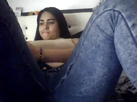 Snapshot of Charlotte_cute18 chatting on 12-14-24, 08:29 Charlotte cute18 online show from 12-14-24, 08:29