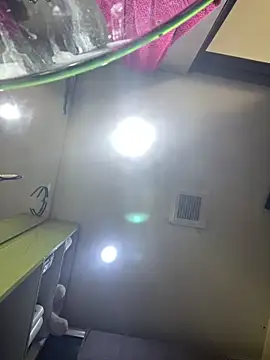 Snapshot of Charlotte_cute18 chatting on 12-12-24, 01:28 Charlotte cute18 online show from 12-12-24, 01:28