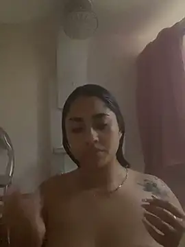 Snapshot of Charlotte_cute18 chatting on 12-07-24, 05:15 Charlotte cute18 online show from 12-07-24, 05:15