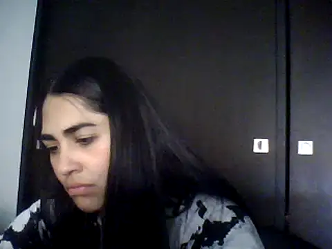 Snapshot of Charlotte_cute18 chatting on 12-13-24, 06:27 Charlotte cute18 online show from 12-13-24, 06:27