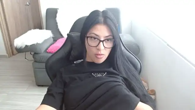 Snapshot of Charlotte_cute18 chatting on 05-15-26, 08:29 Charlotte cute18 online show from 05-15-26, 08:29
