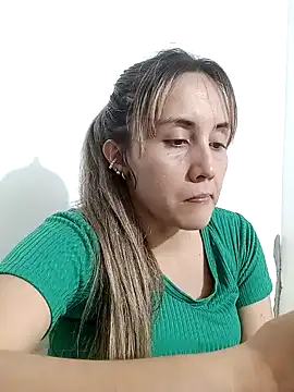 Snapshot of Isabel23zr chatting on 01-08-25, 12:38 Isabel23zr online show from 01-08-25, 12:38