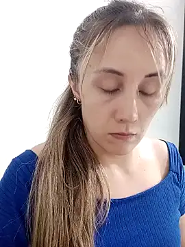 Snapshot of Isabel23zr chatting on 12-30-24, 10:12 Isabel23zr online show from 12-30-24, 10:12