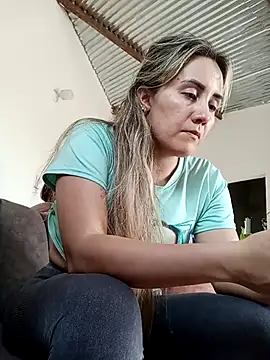 Snapshot of Isabel23zr chatting on 09-22-25, 09:54 Isabel23zr online show from 09-22-25, 09:54