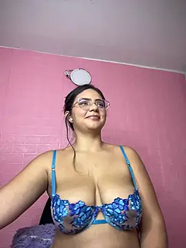 Snapshot of karol_9 chatting on 03-23-25, 03:10 karol 9 online show from 03-23-25, 03:10