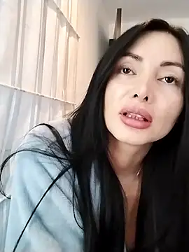 Snapshot of _monicab chatting on 03-11-25, 11:04 monicab online show from 03-11-25, 11:04