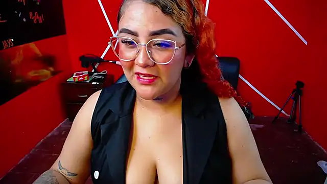 loly bigbooty4u online show from 02-16-26, 04:00