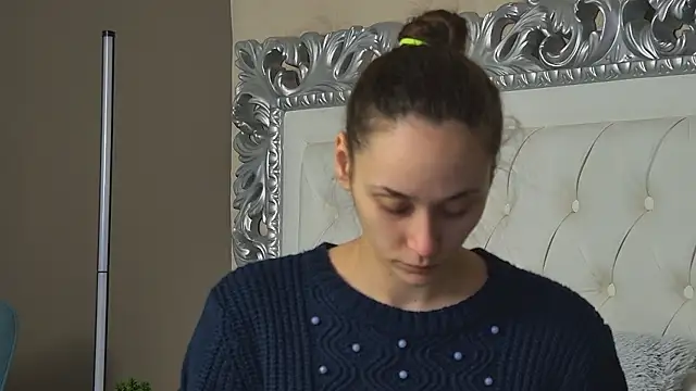 Snapshot of AliceMunro chatting on 02-17-26, 07:11 AliceMunro online show from 02-17-26, 07:11