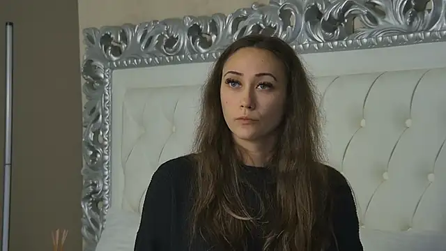 Snapshot of AliceMunro chatting on 11-18-25, 08:23 AliceMunro online show from 11-18-25, 08:23