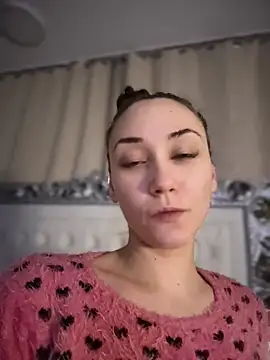 Snapshot of AliceMunro chatting on 01-09-26, 08:05 AliceMunro online show from 01-09-26, 08:05