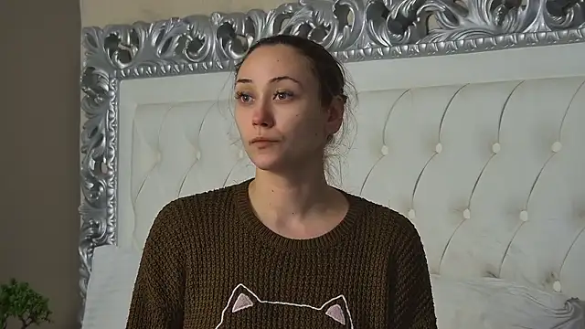 Snapshot of AliceMunro chatting on 01-13-26, 06:45 AliceMunro online show from 01-13-26, 06:45