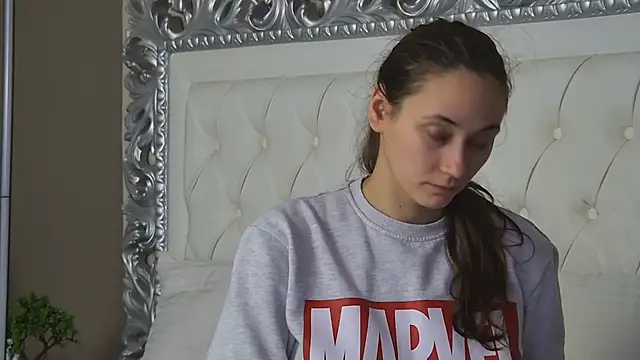 Snapshot of AliceMunro chatting on 02-20-26, 09:17 AliceMunro online show from 02-20-26, 09:17