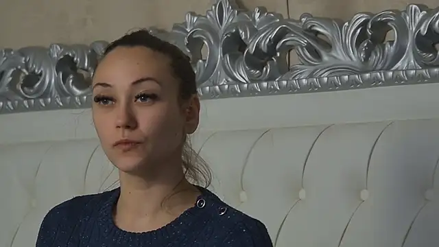 Snapshot of AliceMunro chatting on 10-31-25, 08:38 AliceMunro online show from 10-31-25, 08:38