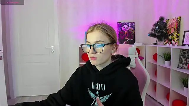 Stacey Brown online show from 03-07-25, 04:35