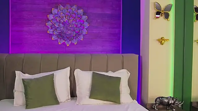 Snapshot of LoraDevine chatting on 02-22-26, 08:21 LoraDevine online show from 02-22-26, 08:21