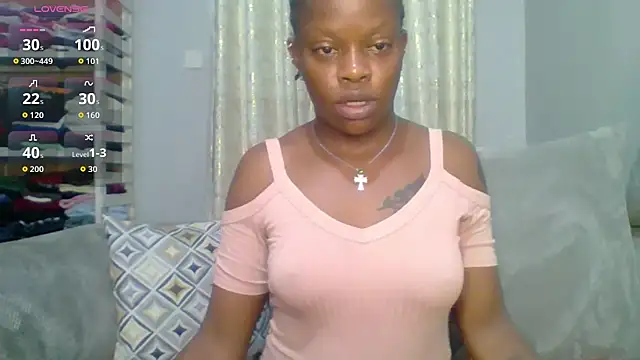 Snapshot of Petite_254 chatting on 09-17-25, 11:18 Petite 254 online show from 09-17-25, 11:18