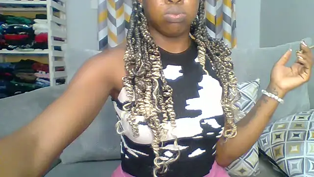 Petite 254 online show from 10-31-25, 12:46