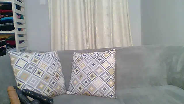 Petite 254 online show from 04-15-26, 01:11