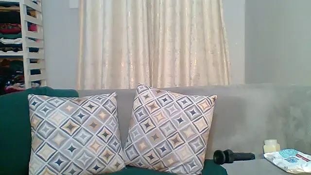 Petite 254 online show from 01-15-26, 12:25