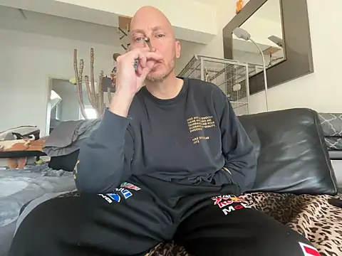 Germankink online show from 04-15-26, 03:27