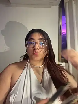 KathyGonzalez online show from 11-16-25, 11:04