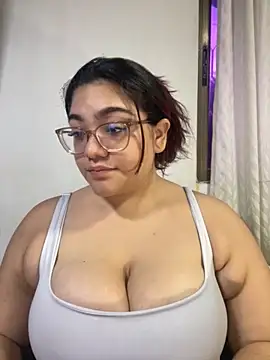 Snapshot of KathyGonzalez chatting on 09-30-25, 11:16 KathyGonzalez online show from 09-30-25, 11:16
