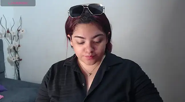 Snapshot of KathyGonzalez chatting on 02-12-25, 12:33 KathyGonzalez online show from 02-12-25, 12:33