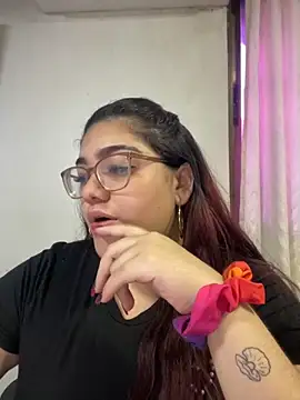 Snapshot of KathyGonzalez chatting on 09-19-25, 11:36 KathyGonzalez online show from 09-19-25, 11:36