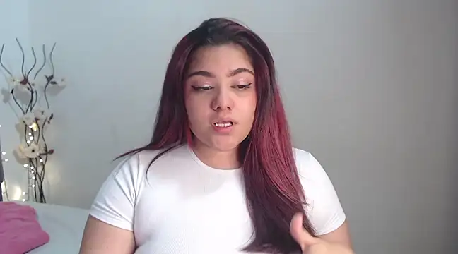 Snapshot of KathyGonzalez chatting on 02-25-25, 05:08 KathyGonzalez online show from 02-25-25, 05:08