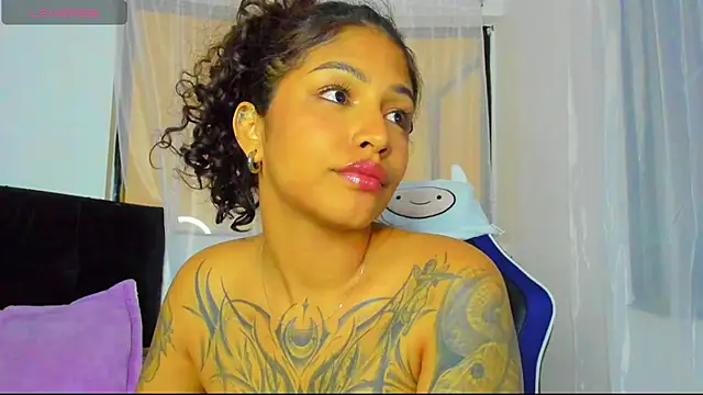 Snapshot of JuliaRose_ks chatting on 05-21-26, 04:32 JuliaRose ks online show from 05-21-26, 04:32