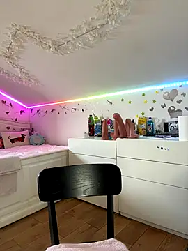 SelenaBee online show from 09-10-25, 07:40