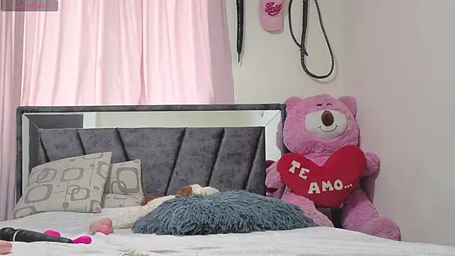 Hotsamantamature online show from 10-25-25, 09:59