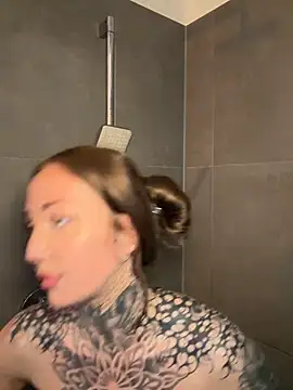 Snapshot of ElenaHaze chatting on 05-11-26, 04:48 ElenaHaze online show from 05-11-26, 04:48