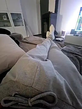 Leonormaldick online show from 10-26-25, 01:11