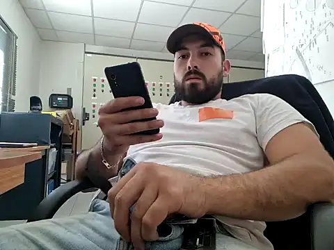 Leonormaldick online show from 10-10-25, 12:39