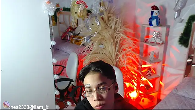 Jonesliam23 online show from 12-22-25, 09:04